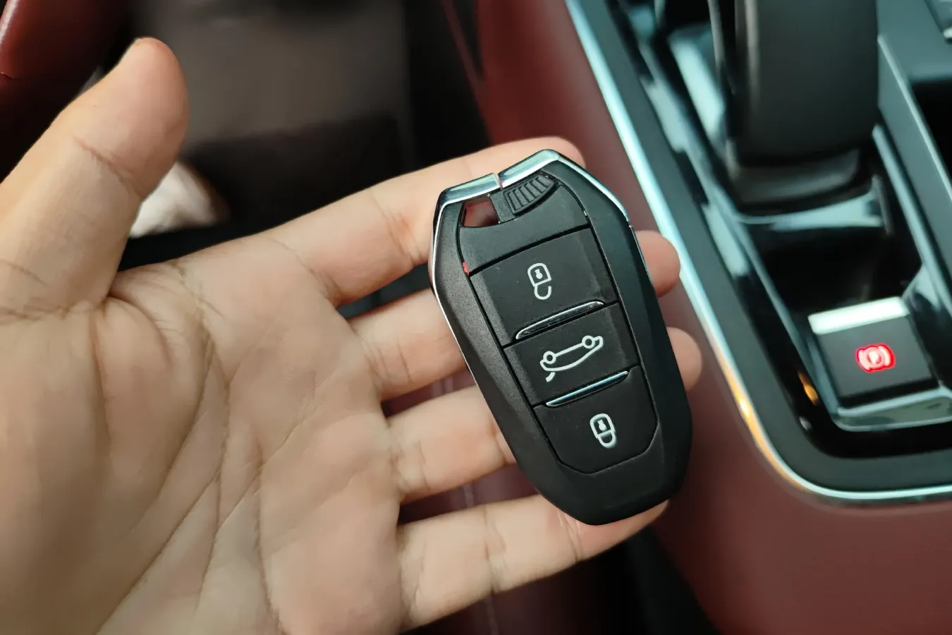 2020 Citroen C5 AircrossS 1.6T 200HP L4 8AT PHEV 12.96KWH,autocango,china used car exporter,china ev exporter,chinese used car exporter,chinese used ev exporter