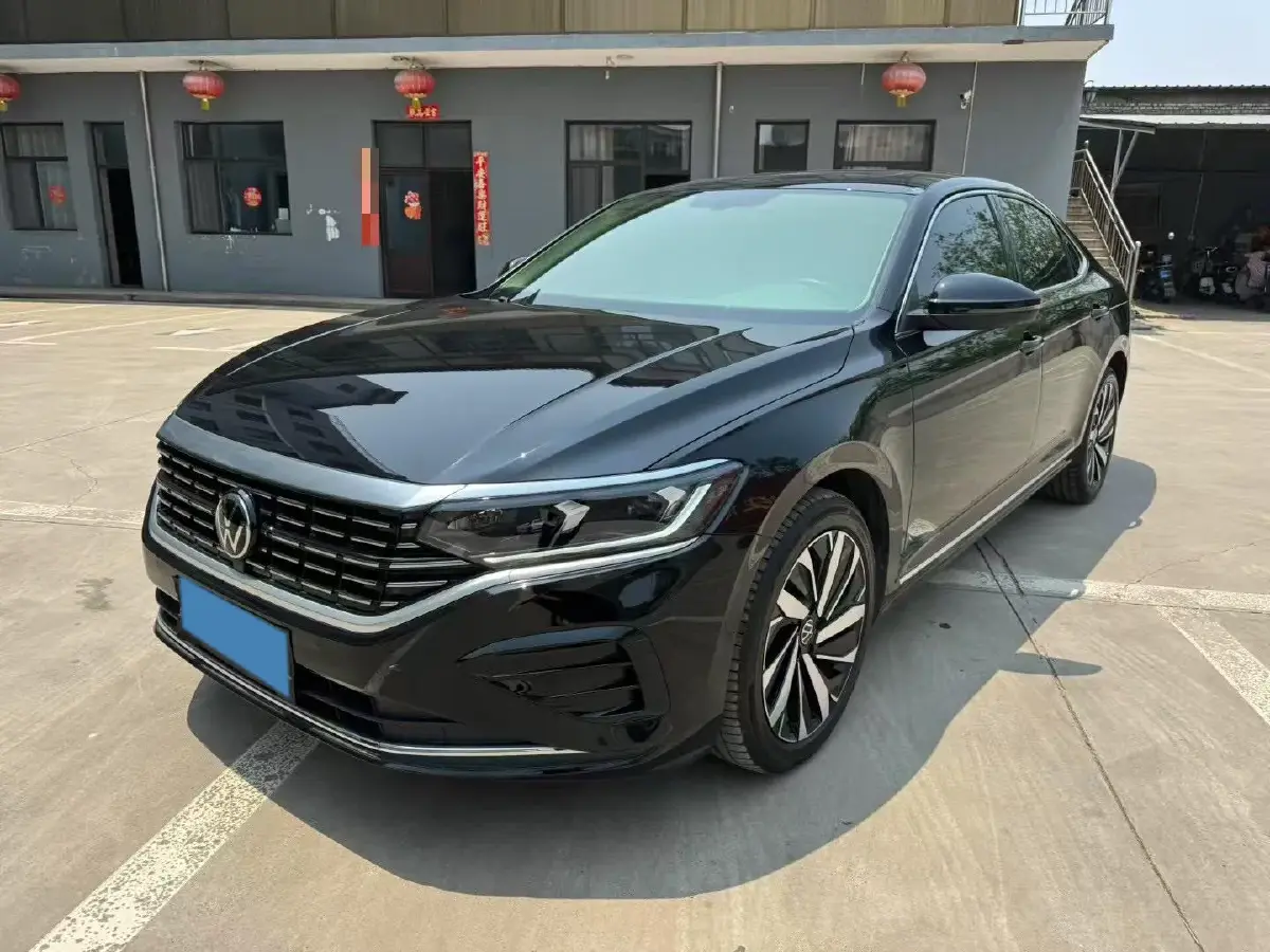 2023 Volkswagen Passat 2.0T 186HP L4 7DCT