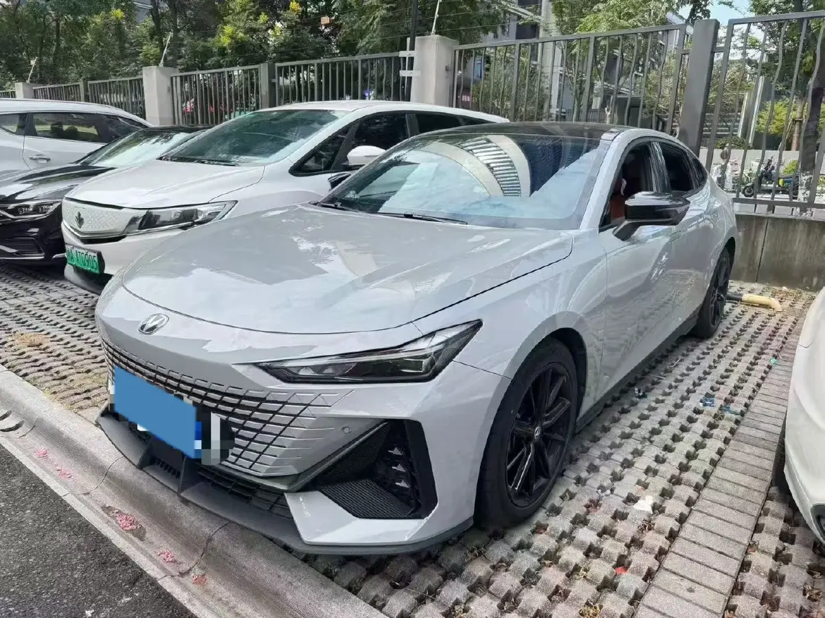 2022 ChangAn UNI-V 1.5T 188HP L4 7DCT