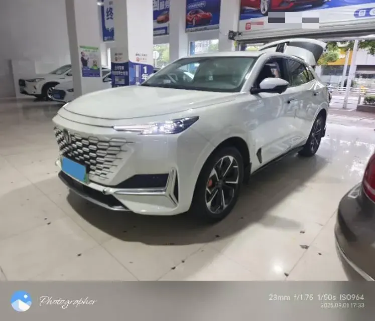 2022 ChangAn UNI-K iDD 1.5T 170HP L4 6TCT PHEV 30.74KWH