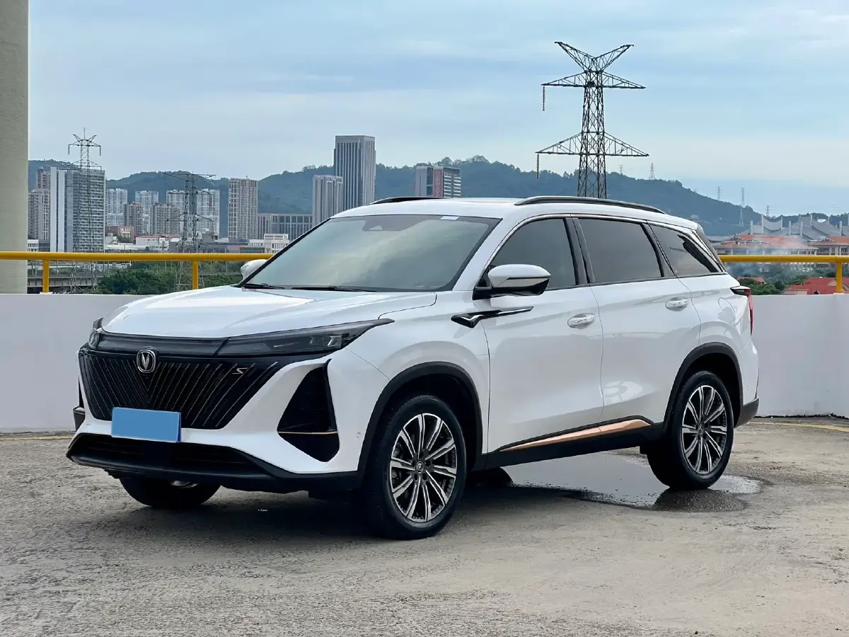 2022 ChangAn CS75 Plus 2.0T 233HP L4 8AT