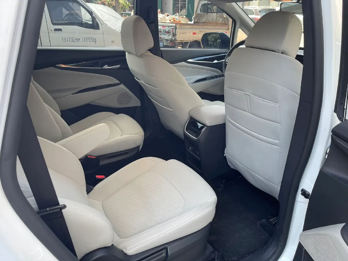 2021 MAXUS Euniq 6 BEV 70KWH,autocango,china used car exporter,china ev exporter,chinese used car exporter,chinese used ev exporter