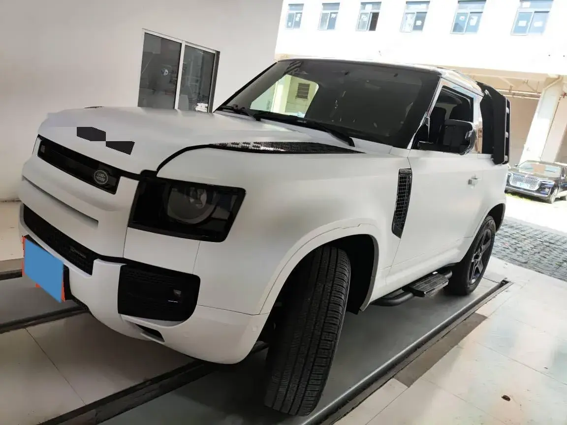 2022 Land Rover Defender 2.0T 300HP L4 8AT