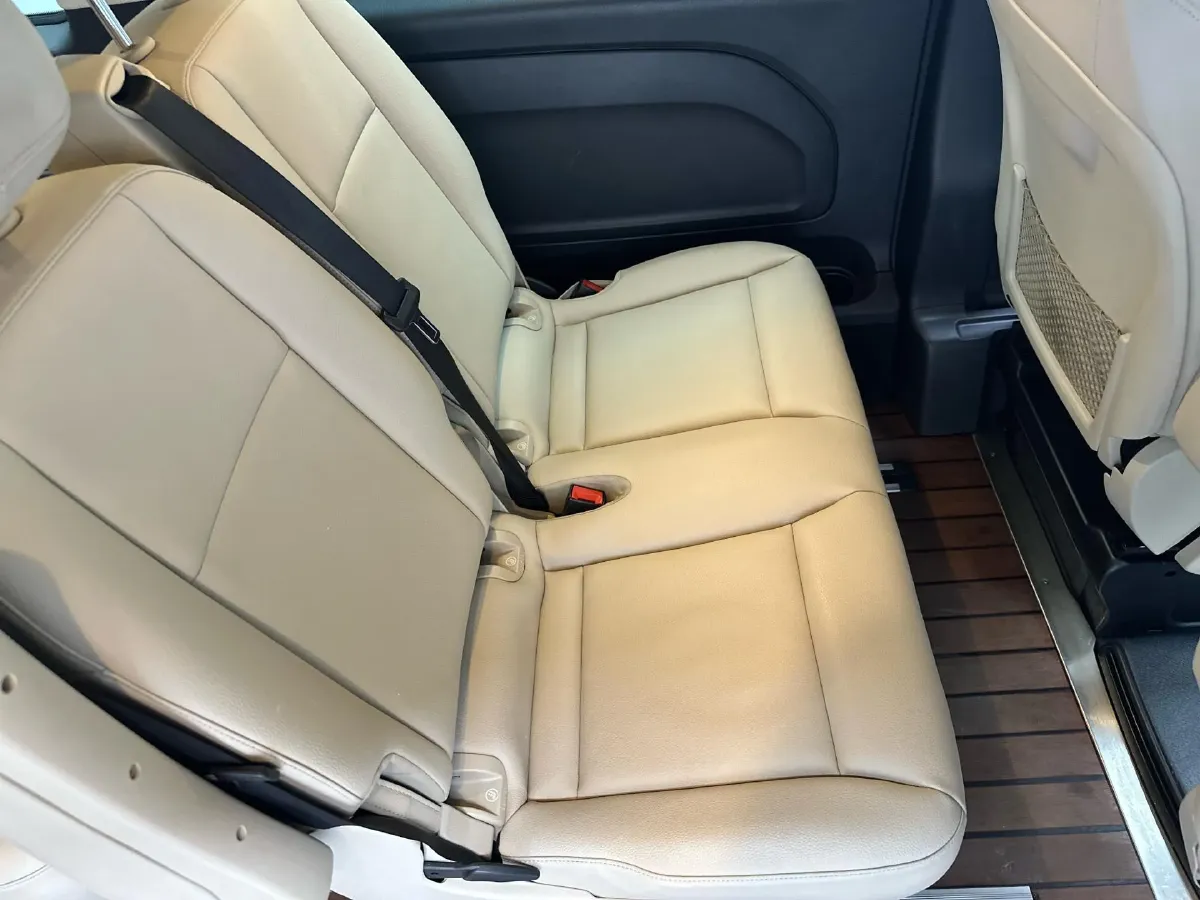 2023 Mercedes-Benz Vito 2.0T 211HP L4 9AT,autocango,china used car exporter,china ev exporter,chinese used car exporter,chinese used ev exporter