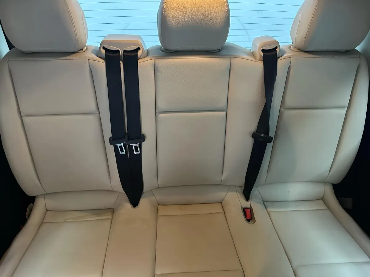 2023 Mercedes-Benz Vito 2.0T 211HP L4 9AT,autocango,china used car exporter,china ev exporter,chinese used car exporter,chinese used ev exporter