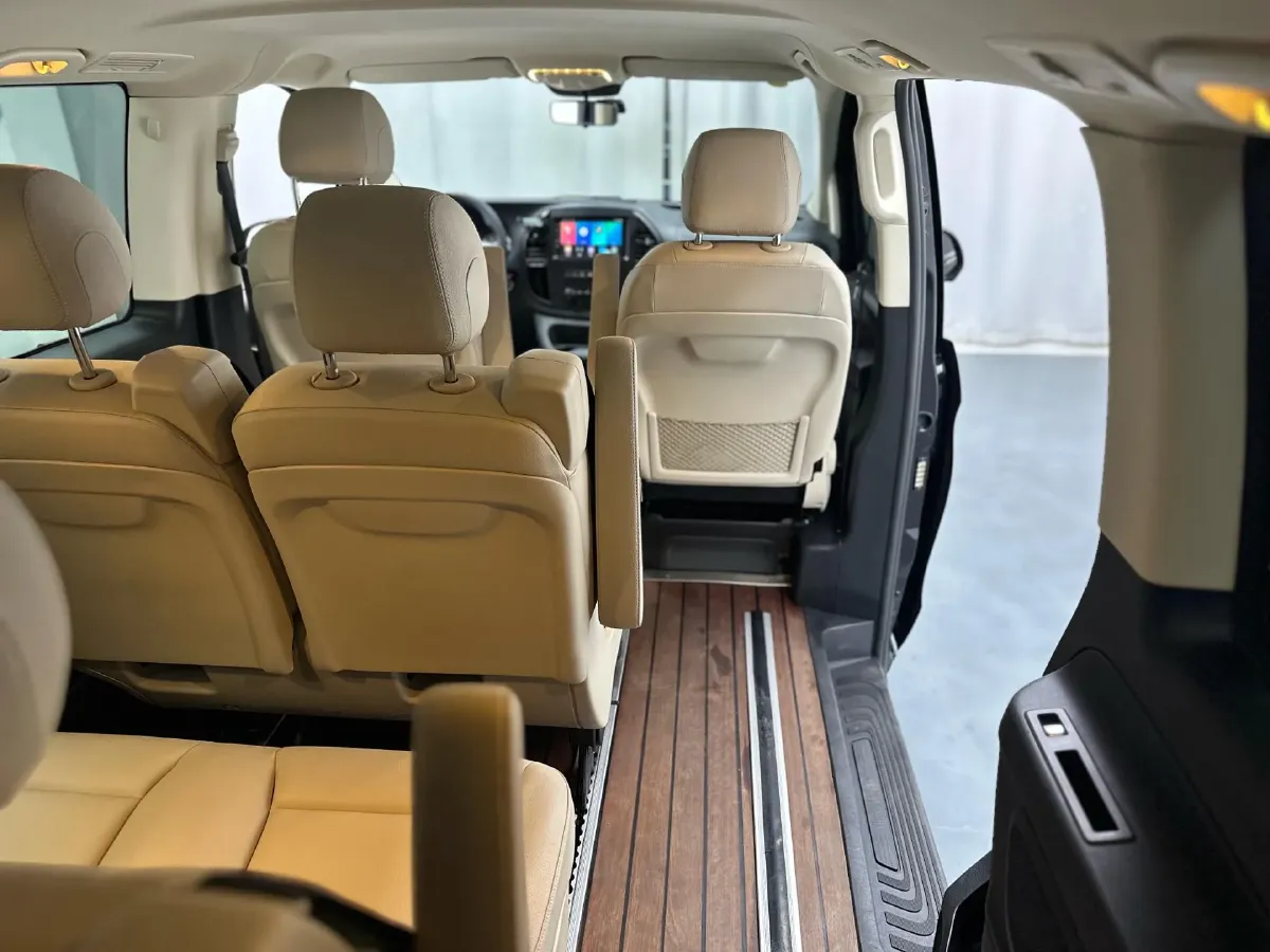 2023 Mercedes-Benz Vito 2.0T 211HP L4 9AT,autocango,china used car exporter,china ev exporter,chinese used car exporter,chinese used ev exporter