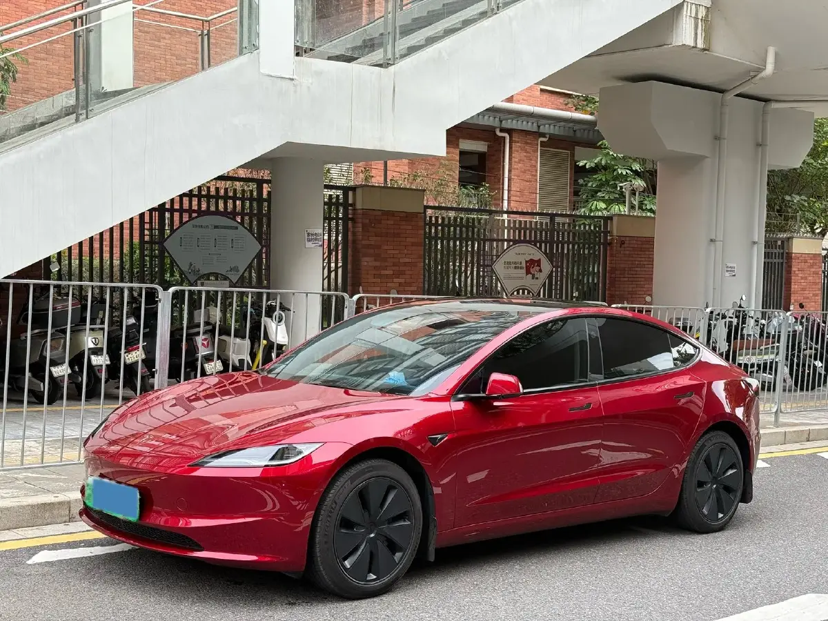 2023 Tesla Model 3 BEV 60KWH