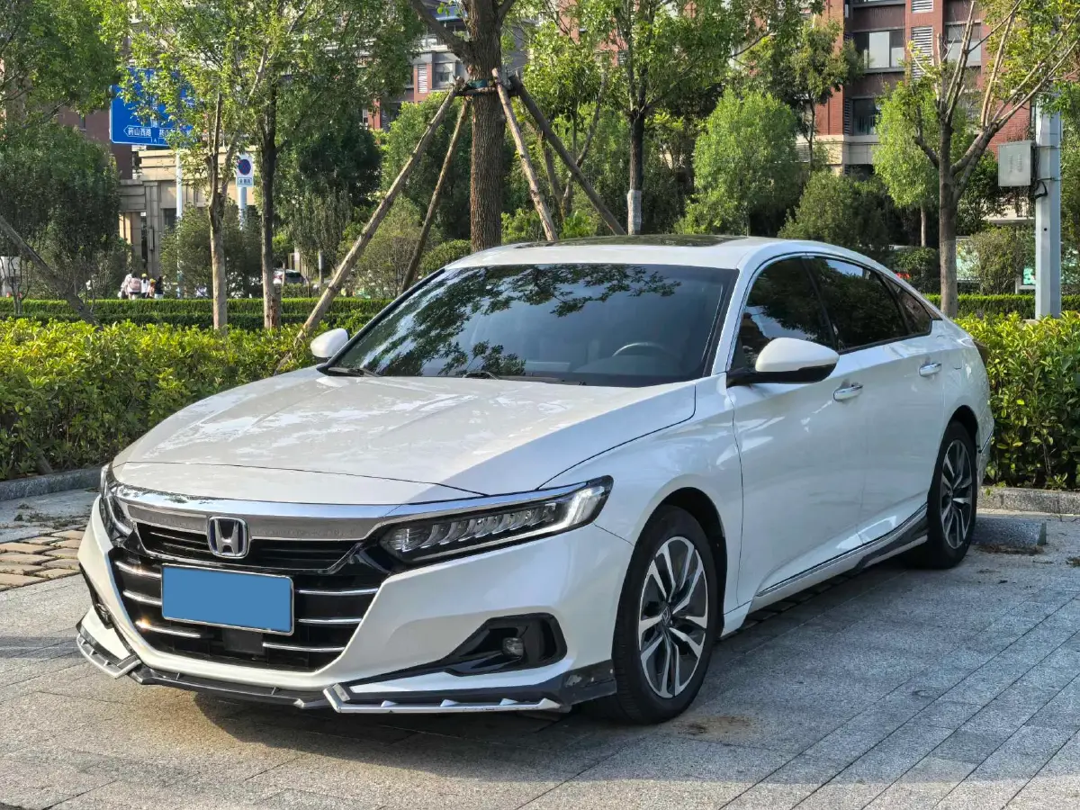 2022 Honda Accord 2.0L 146HP L4 E-CVT Hybrid