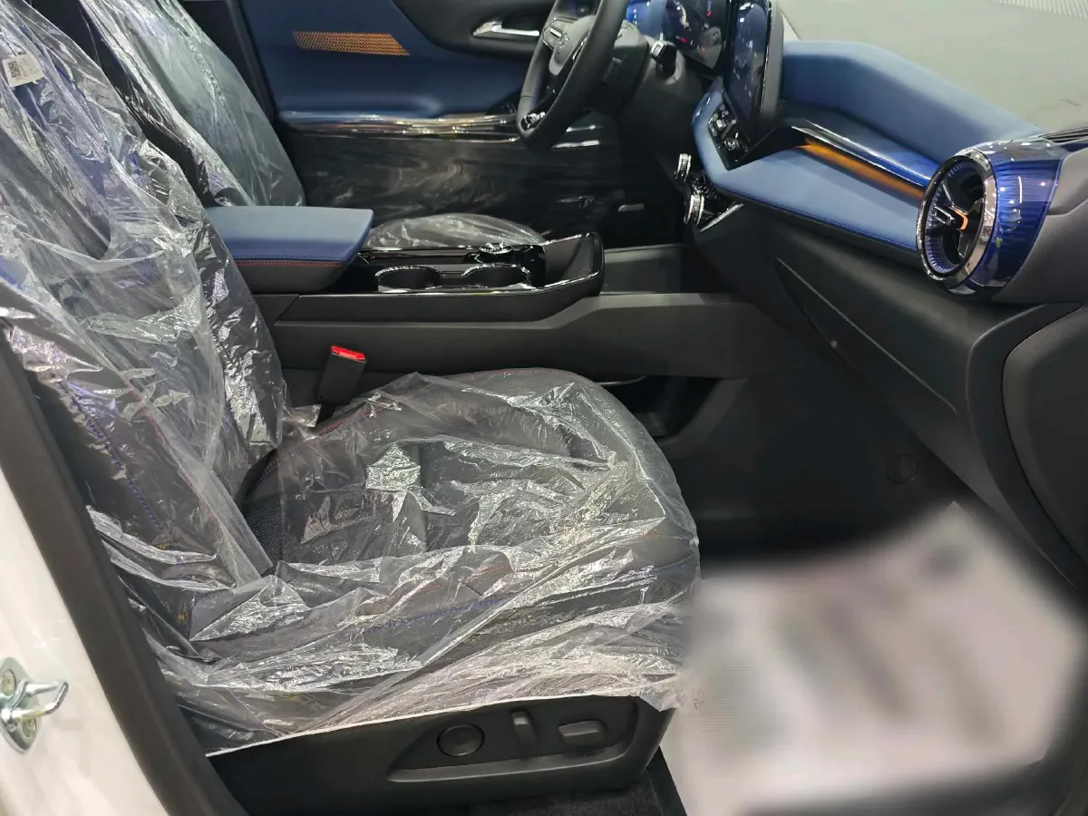 2024 Chevrolet EquinoxPlus 1.5T 180HP L4 2DHT PHEV 16.5KWH,autocango,china used car exporter,china ev exporter,chinese used car exporter,chinese used ev exporter