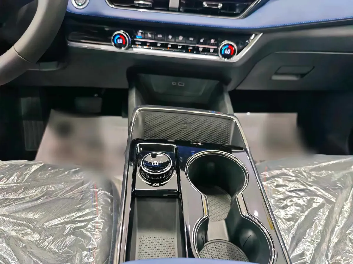 2024 Chevrolet EquinoxPlus 1.5T 180HP L4 2DHT PHEV 16.5KWH,autocango,china used car exporter,china ev exporter,chinese used car exporter,chinese used ev exporter