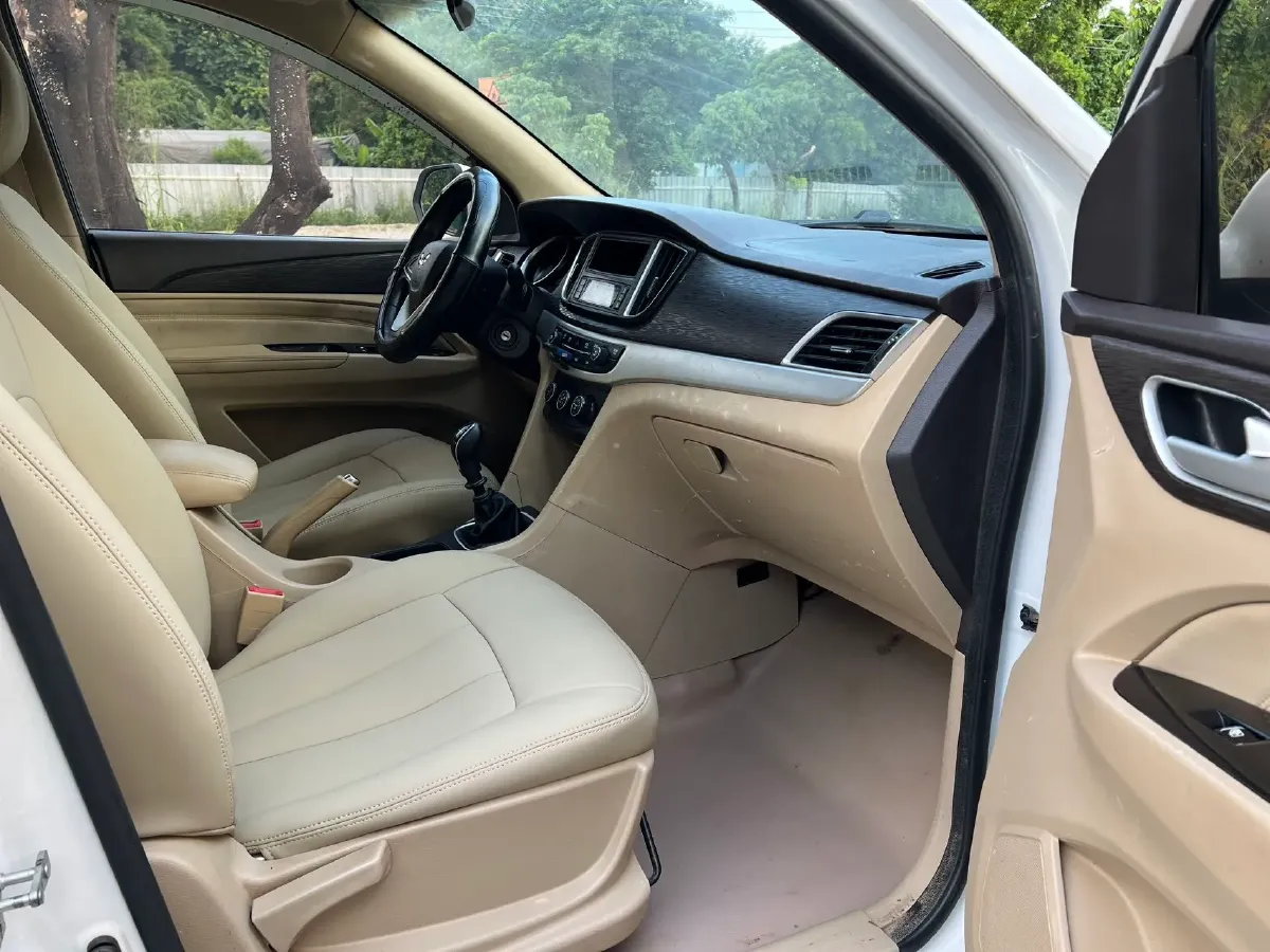 2020 WuLing 730 1.5L 105HP L4 6MT,autocango,china used car exporter,china ev exporter,chinese used car exporter,chinese used ev exporter