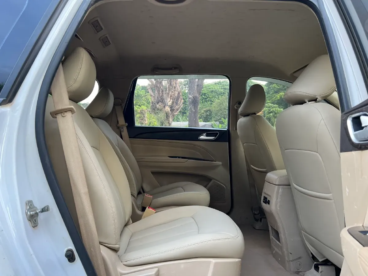 2020 WuLing 730 1.5L 105HP L4 6MT,autocango,china used car exporter,china ev exporter,chinese used car exporter,chinese used ev exporter