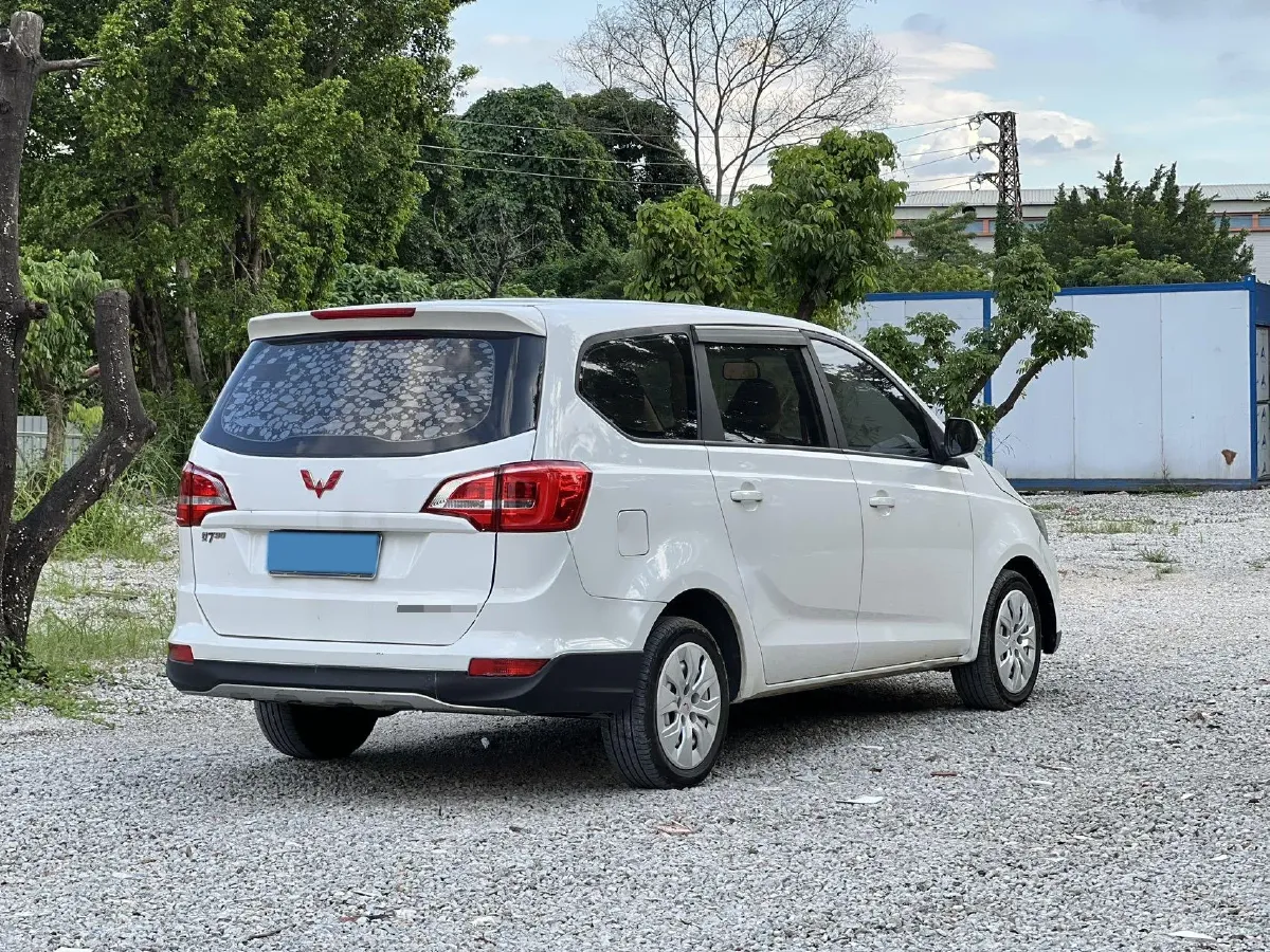 2020 WuLing 730 1.5L 105HP L4 6MT,autocango,china used car exporter,china ev exporter,chinese used car exporter,chinese used ev exporter