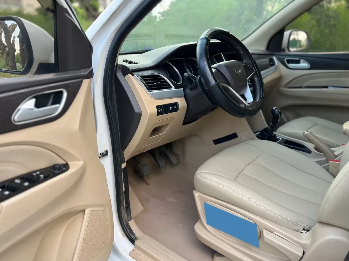 2020 WuLing 730 1.5L 105HP L4 6MT,autocango,china used car exporter,china ev exporter,chinese used car exporter,chinese used ev exporter