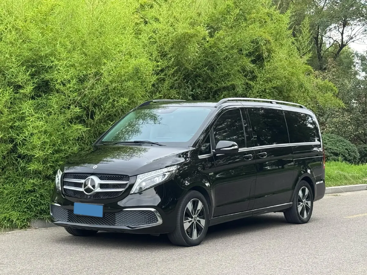 2022 Mercedes-Benz V Class 2.0T 211HP L4 9AT