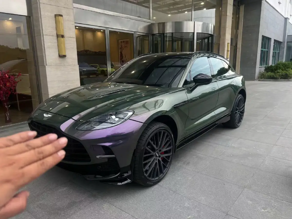 2023 Aston Martin DBX 4.0T 707HP V8 9AT