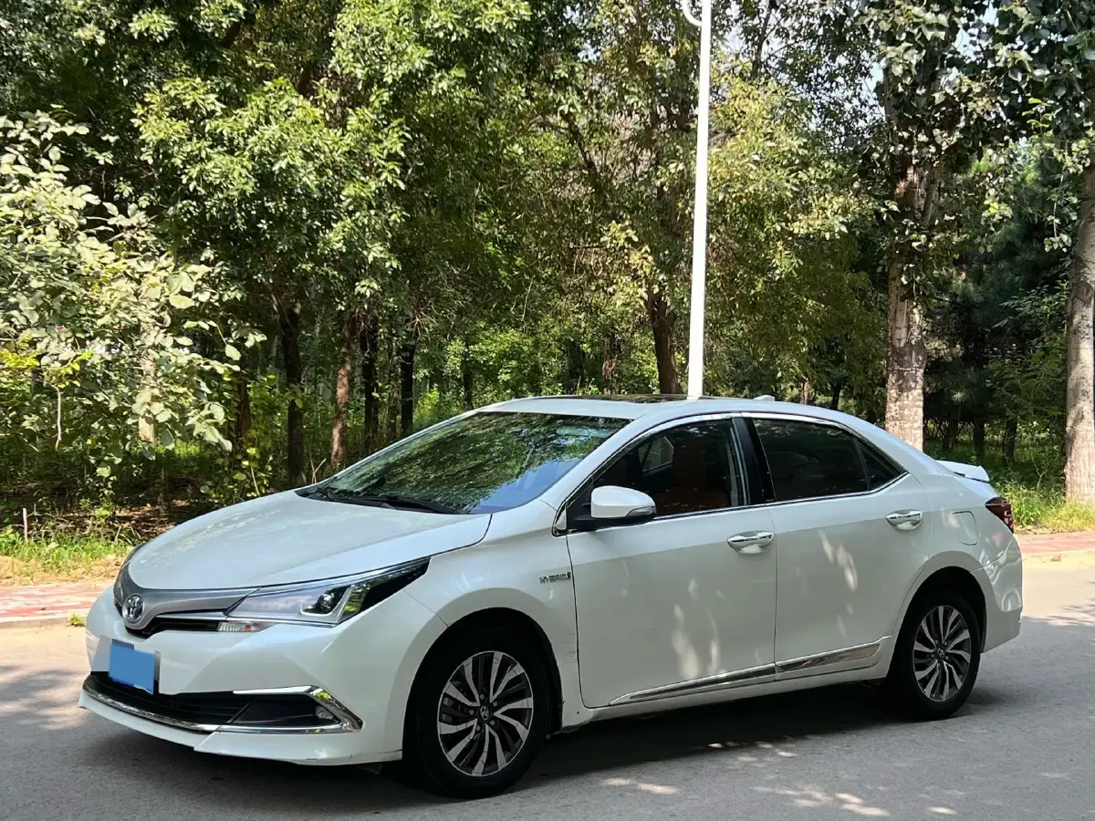 2018 Toyota Corolla 1.8L 99HP L4 E-CVT Hybrid