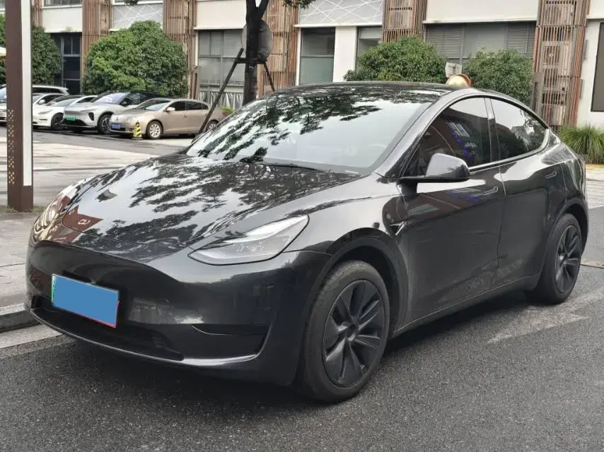 2024 Tesla Model Y BEV 60KWH