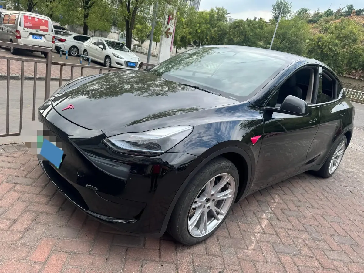 2023 Tesla Model Y BEV 60KWH