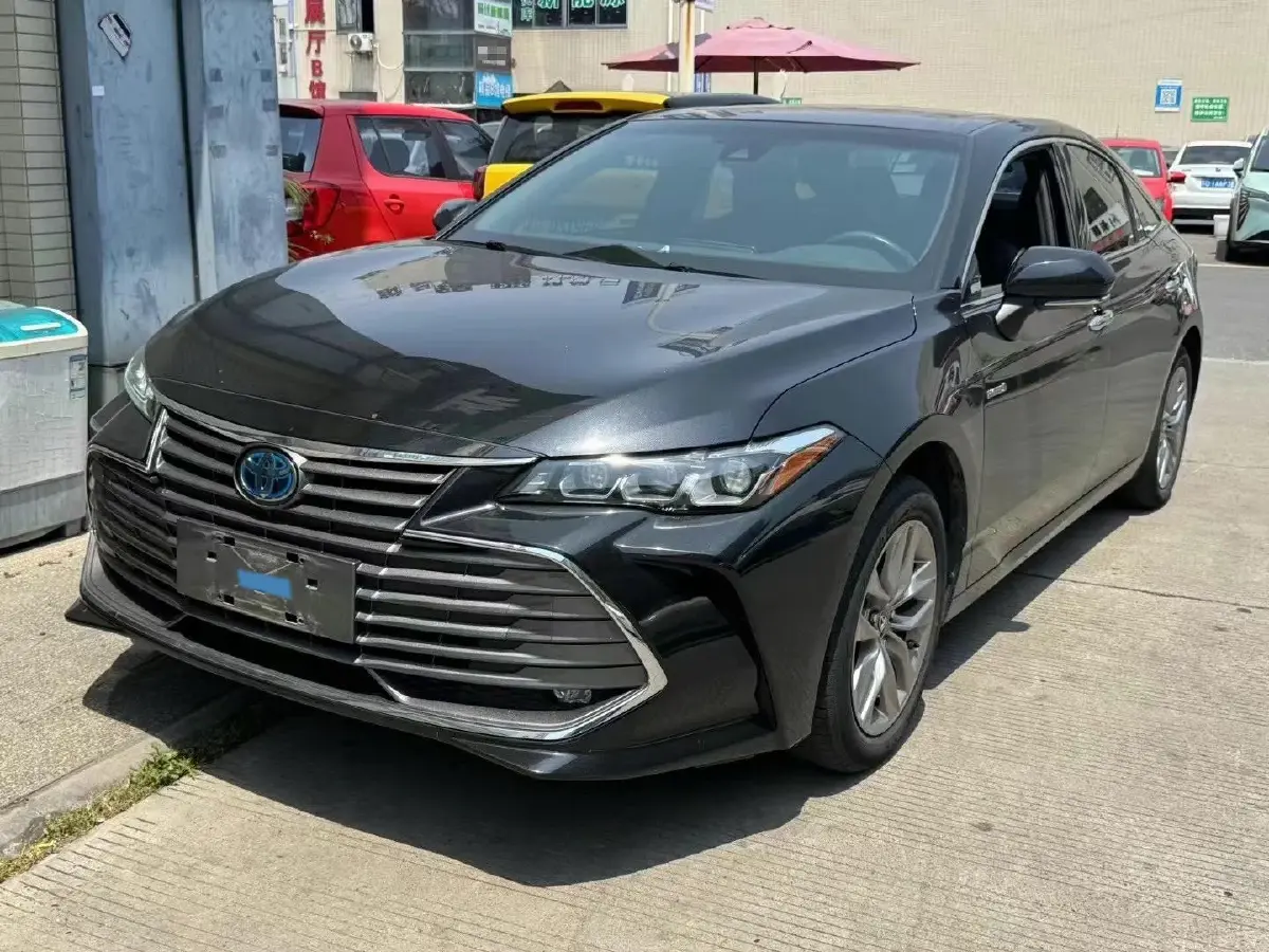 2019 Toyota Avalon 2.5L 178HP L4 E-CVT Hybrid