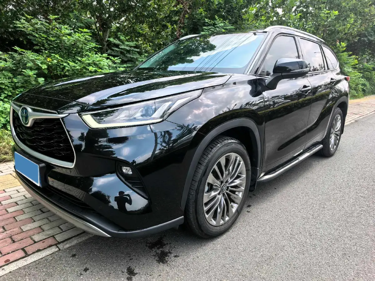 2023 Toyota Highlander 2.5L 189HP L4 E-CVT Hybrid