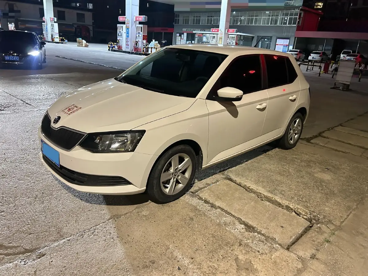 2017 Skoda Fabia 1.4L 90HP L4 6AT