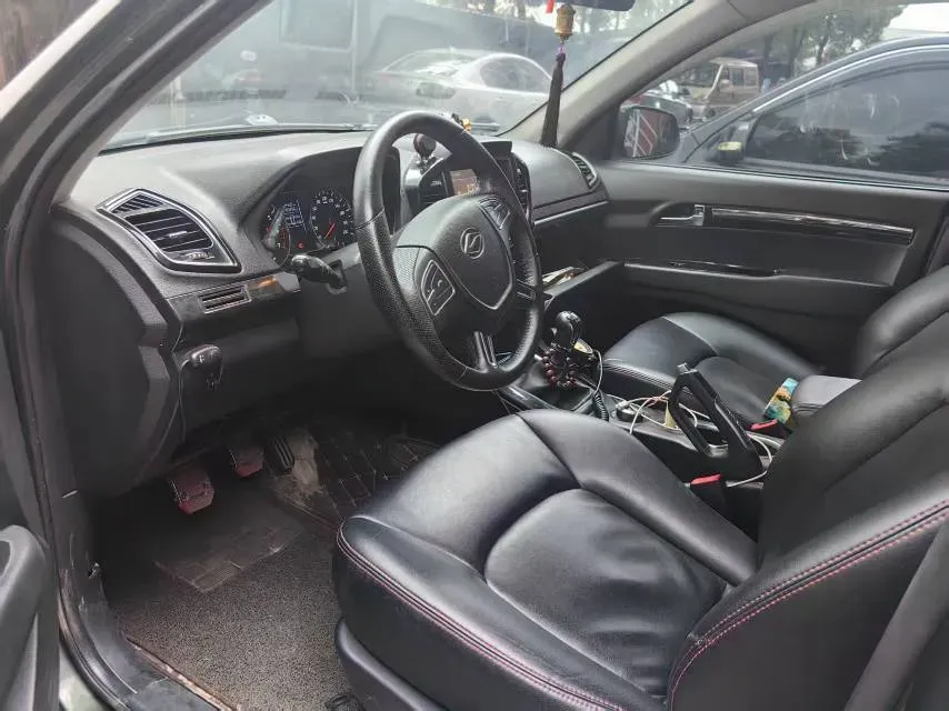 2017 Landwind X8 2.0T 190HP L4 6MT,autocango,china used car exporter,china ev exporter,chinese used car exporter,chinese used ev exporter