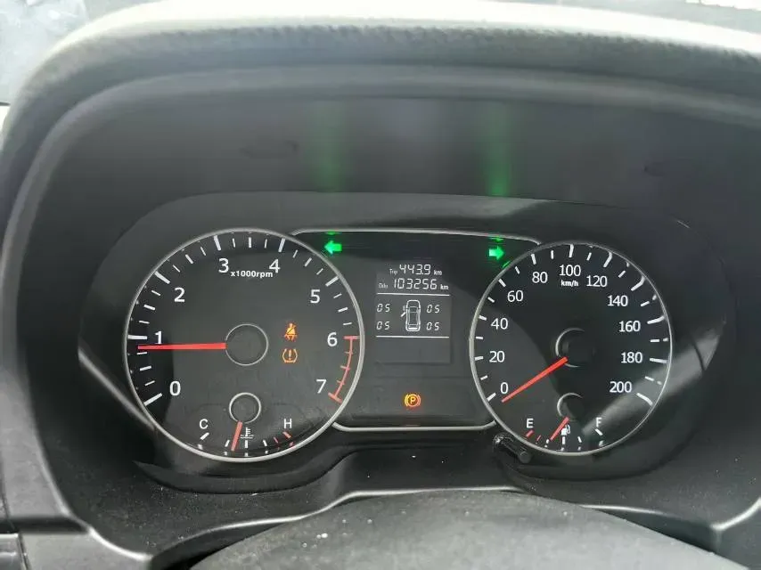 2017 Landwind X8 2.0T 190HP L4 6MT,autocango,china used car exporter,china ev exporter,chinese used car exporter,chinese used ev exporter