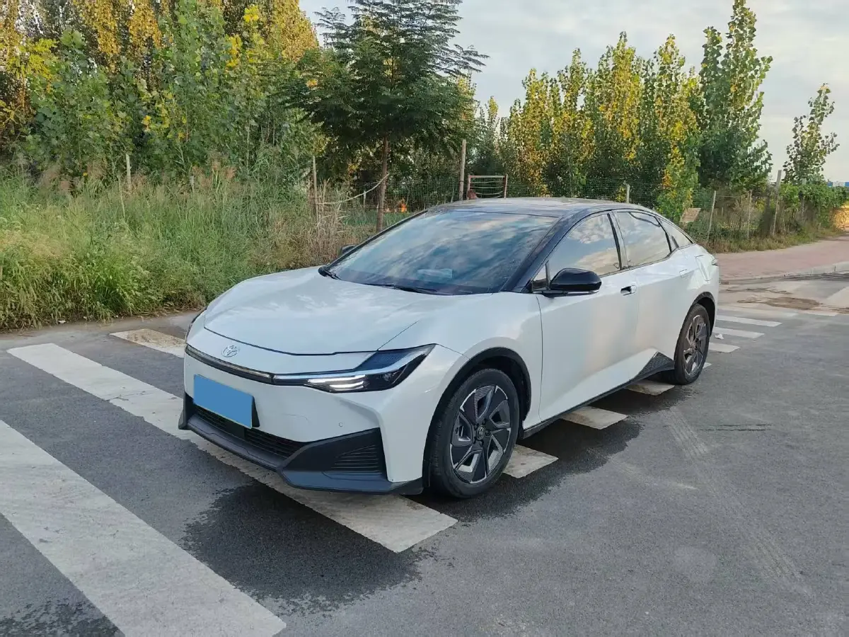 2024 Toyota bZ3 BEV 49.92KWH