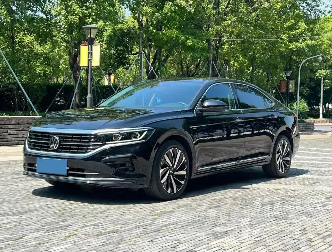2022 Volkswagen Passat 2.0T 186HP L4 7DCT
