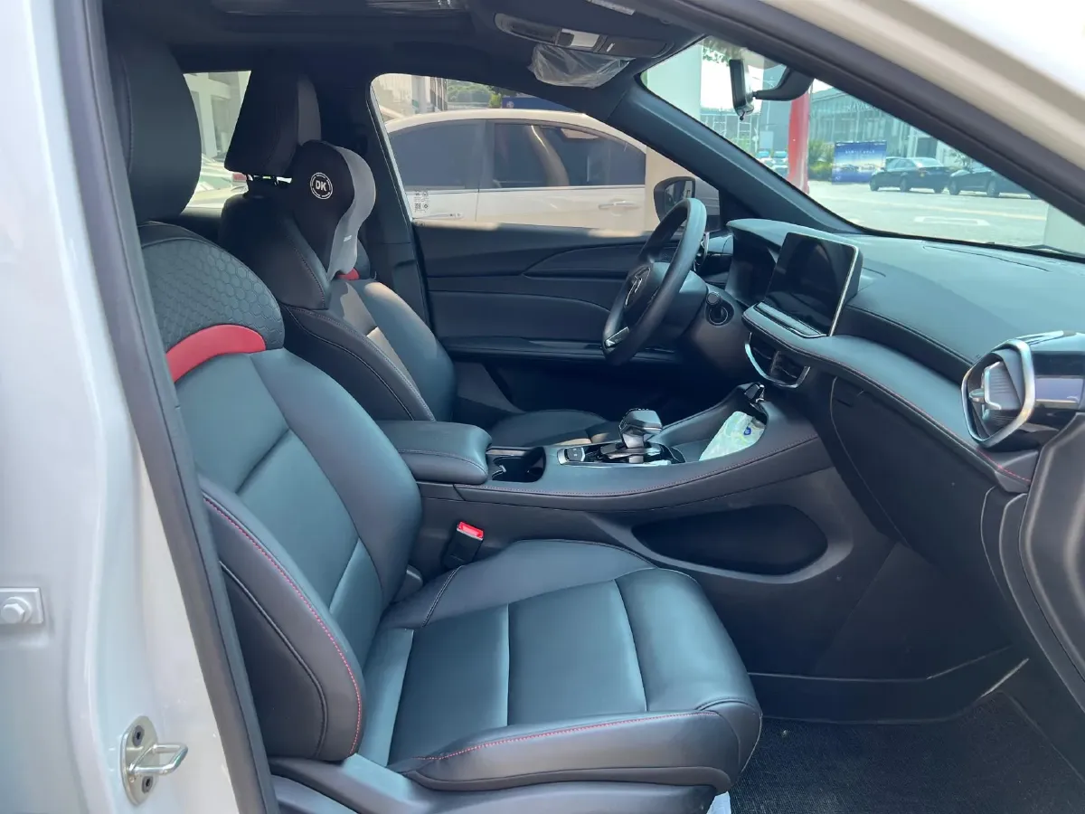 2025 MG 5 1.5T 181HP L4 7DCT,autocango,china used car exporter,china ev exporter,chinese used car exporter,chinese used ev exporter