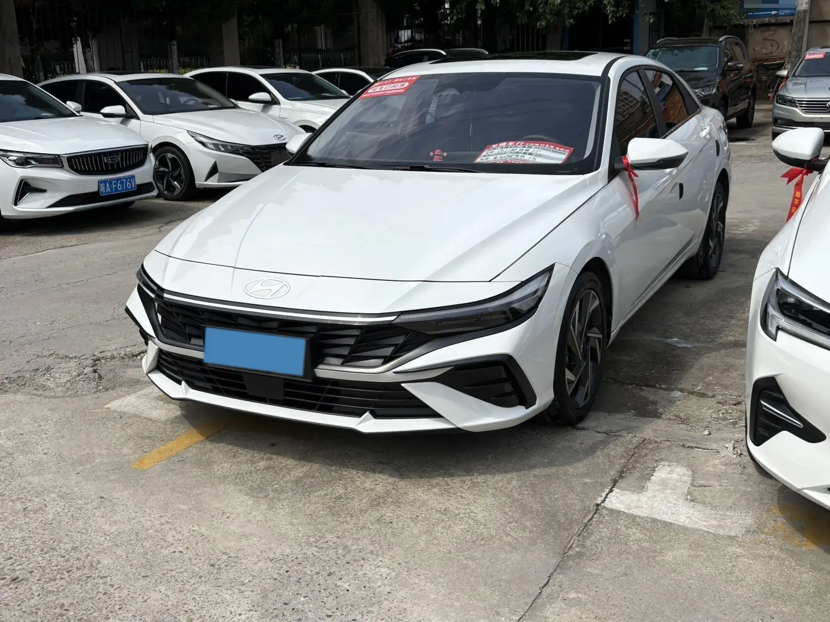 2023 HYUNDAI ELANTRA view 1