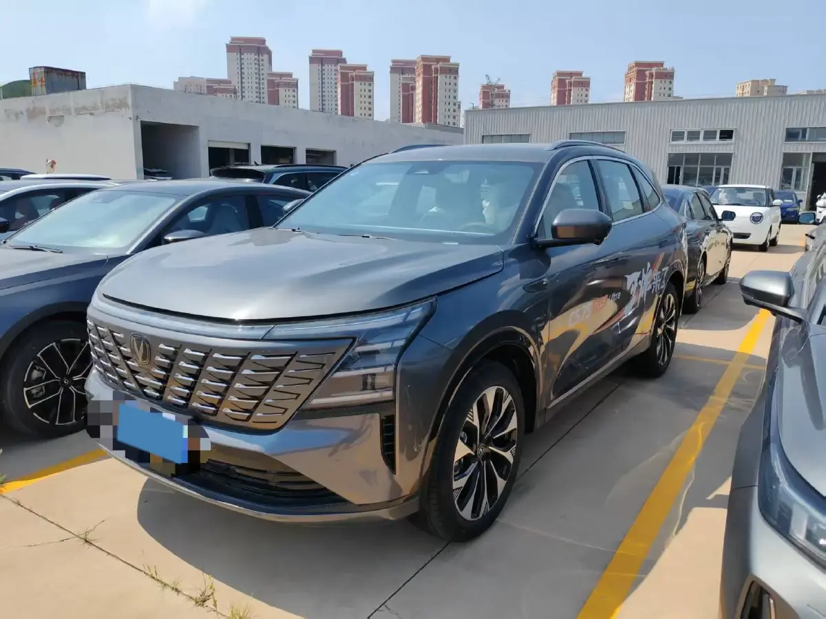 2025 ChangAn CS75 Plus 2.0T 233HP L4 8AT