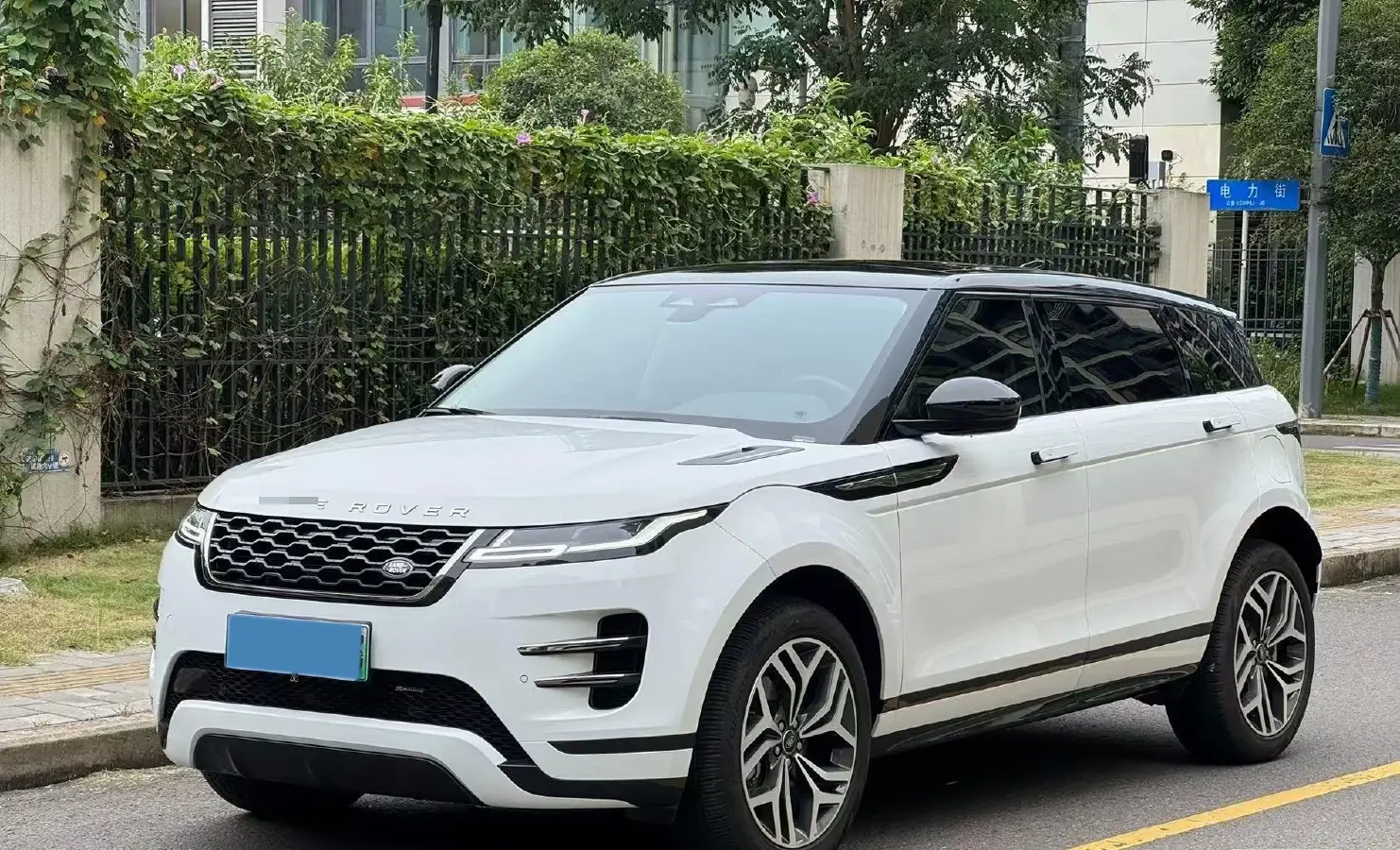 2022 Land Rover Range Rover Evoque 1.5T 200HP L3 8AT PHEV