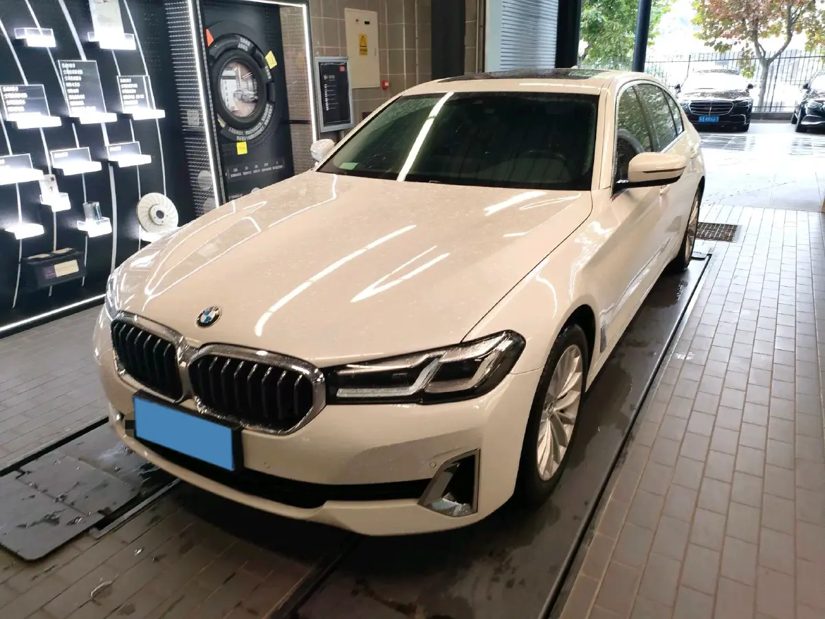 2021 BMW 5 Series 2.0T 184HP L4 8AT