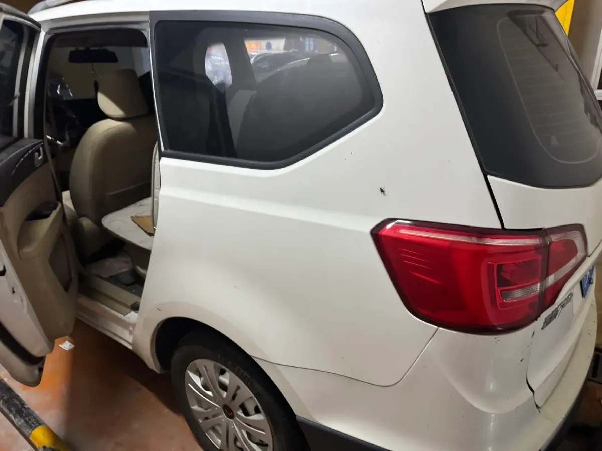 2020 WuLing 730 1.5L 105HP L4 6MT,autocango,china used car exporter,china ev exporter,chinese used car exporter,chinese used ev exporter