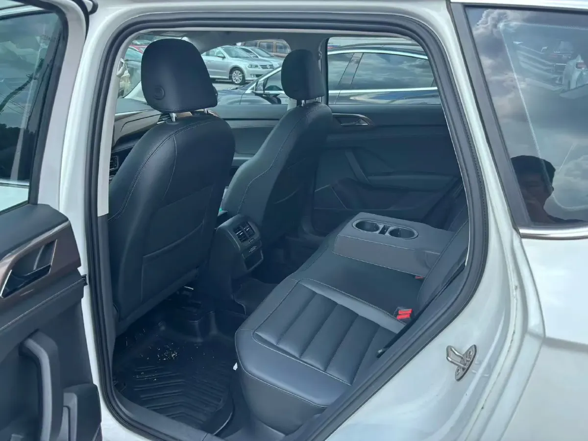 2020 Volkswagen Tharu 1.4T 150HP L4 7DCT,autocango,china used car exporter,china ev exporter,chinese used car exporter,chinese used ev exporter