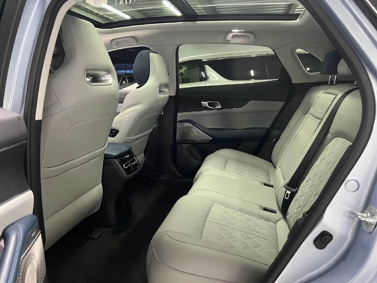 2022 ChangAn UNI-K iDD 1.5T 170HP L4 6TCT PHEV 30.74KWH,autocango,china used car exporter,china ev exporter,chinese used car exporter,chinese used ev exporter