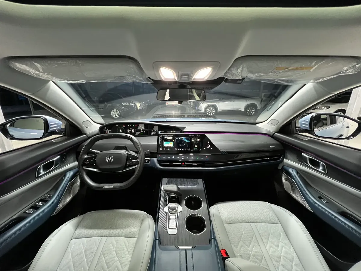 2022 ChangAn UNI-K iDD 1.5T 170HP L4 6TCT PHEV 30.74KWH,autocango,china used car exporter,china ev exporter,chinese used car exporter,chinese used ev exporter