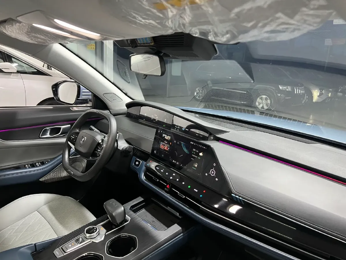 2022 ChangAn UNI-K iDD 1.5T 170HP L4 6TCT PHEV 30.74KWH,autocango,china used car exporter,china ev exporter,chinese used car exporter,chinese used ev exporter