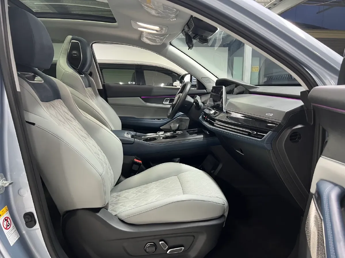 2022 ChangAn UNI-K iDD 1.5T 170HP L4 6TCT PHEV 30.74KWH,autocango,china used car exporter,china ev exporter,chinese used car exporter,chinese used ev exporter