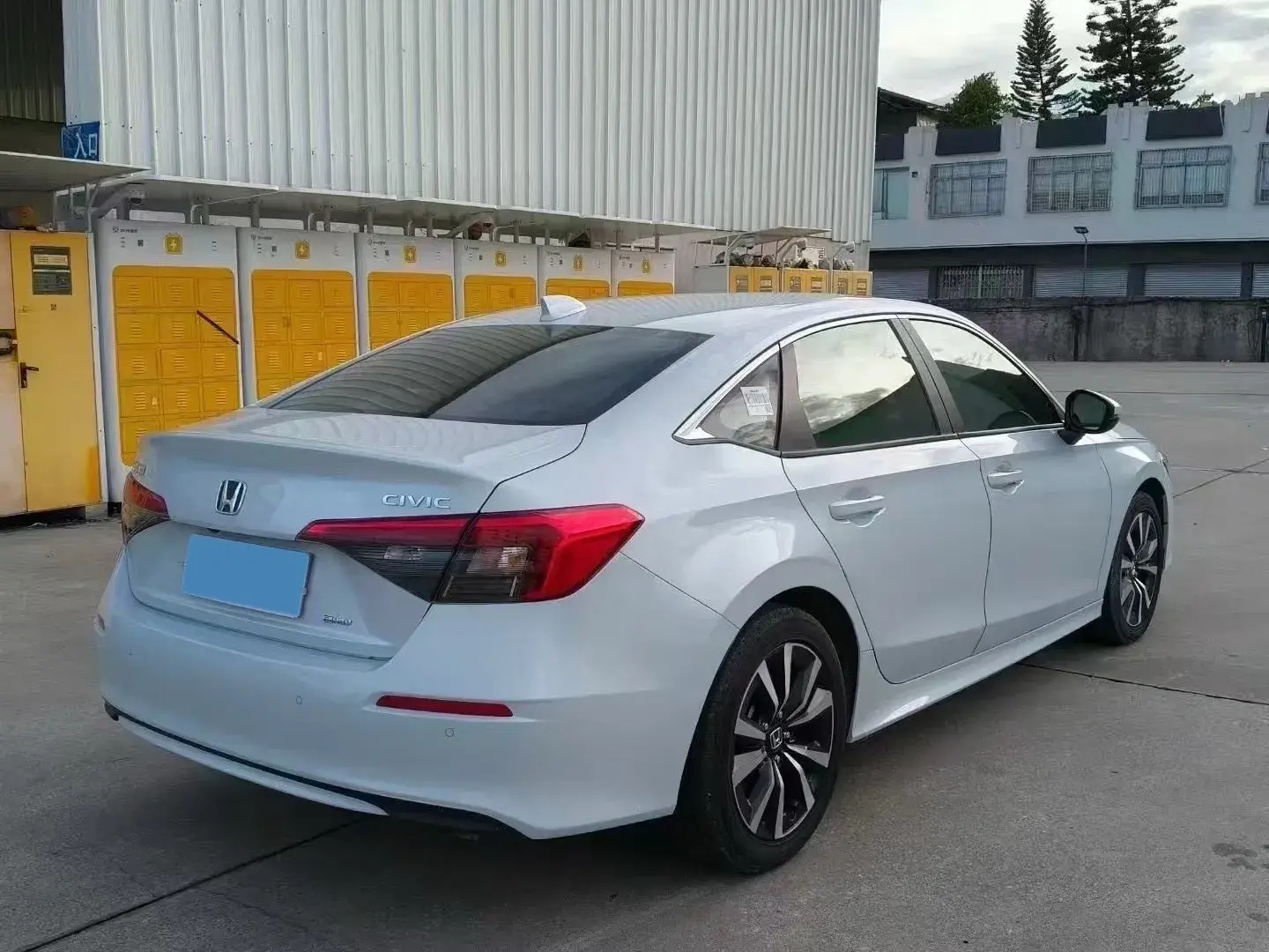 2023 HONDA CIVIC thumbnail 4