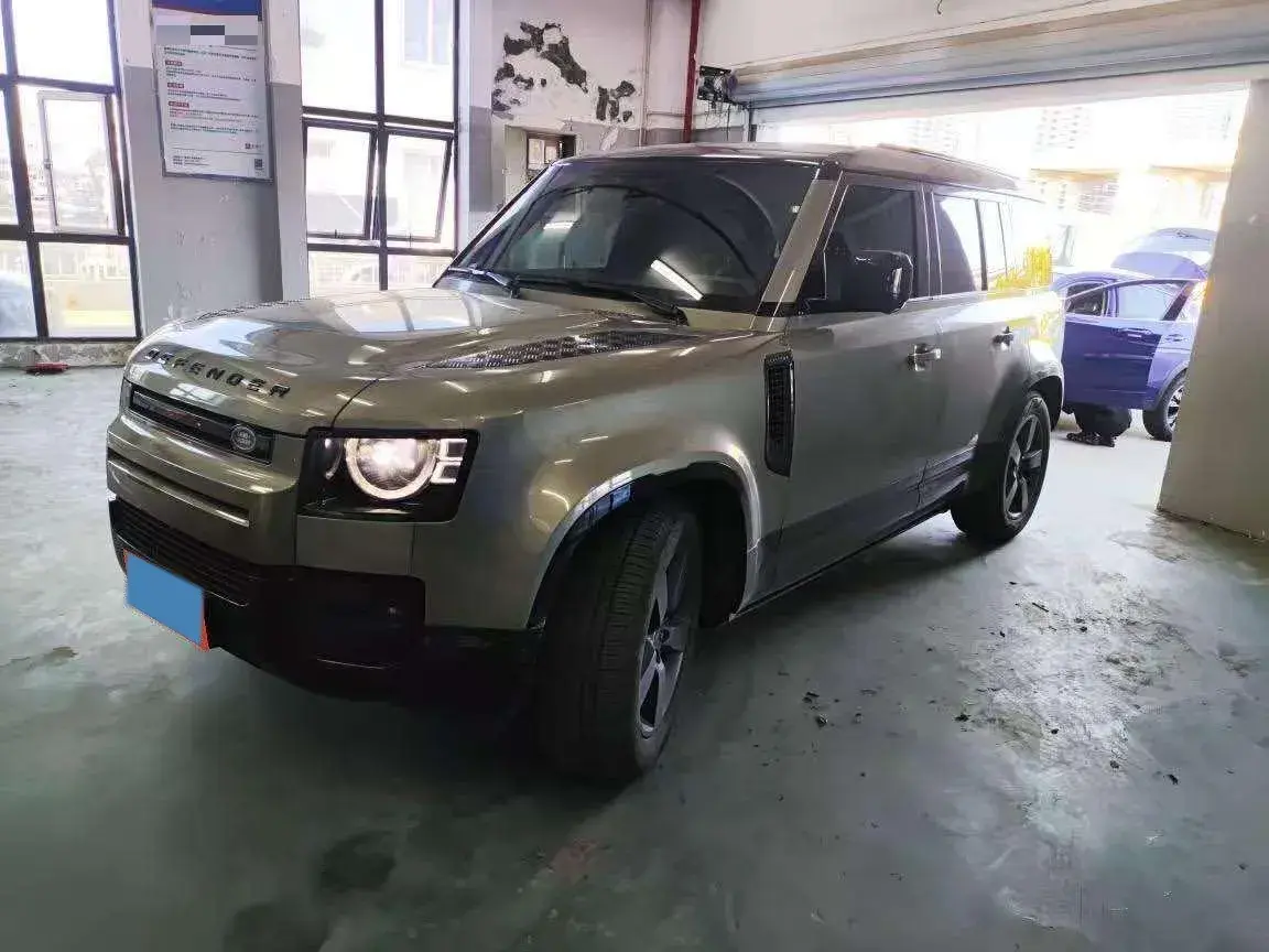 2024 Land Rover Defender 3.0T 400HP L6 8AT