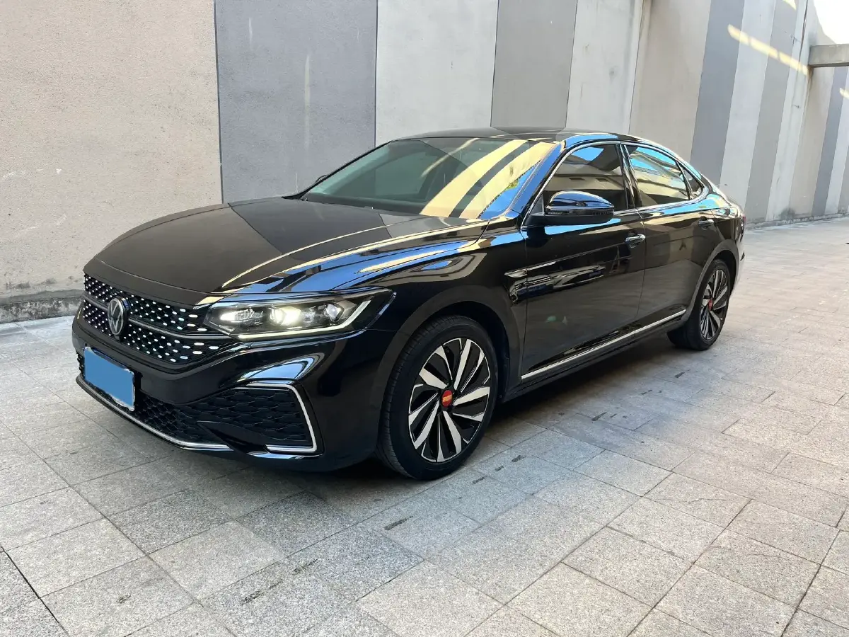 2022 Volkswagen Passat 2.0T 186HP L4 7DCT