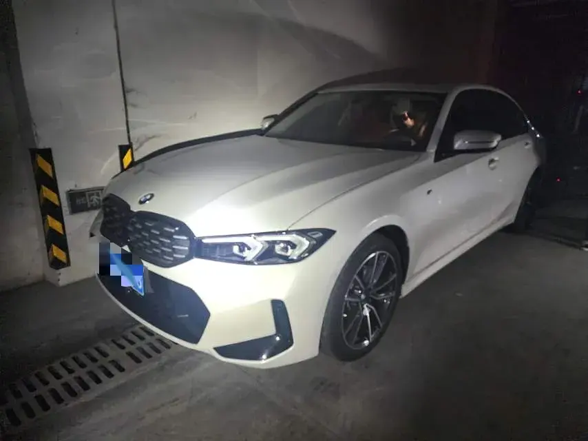 2025 BMW 3 Series 2.0T 184HP L4 8AT