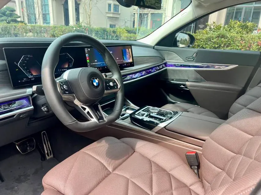 2023 BMW 3.0T 333HP L6 8AT,autocango,china used car exporter,china ev exporter,chinese used car exporter,chinese used ev exporter