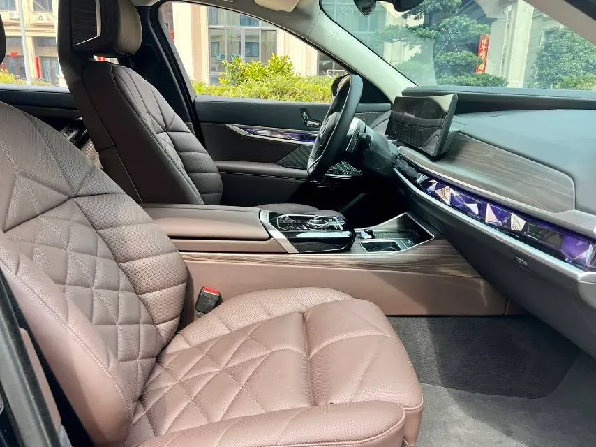 2023 BMW 3.0T 333HP L6 8AT,autocango,china used car exporter,china ev exporter,chinese used car exporter,chinese used ev exporter