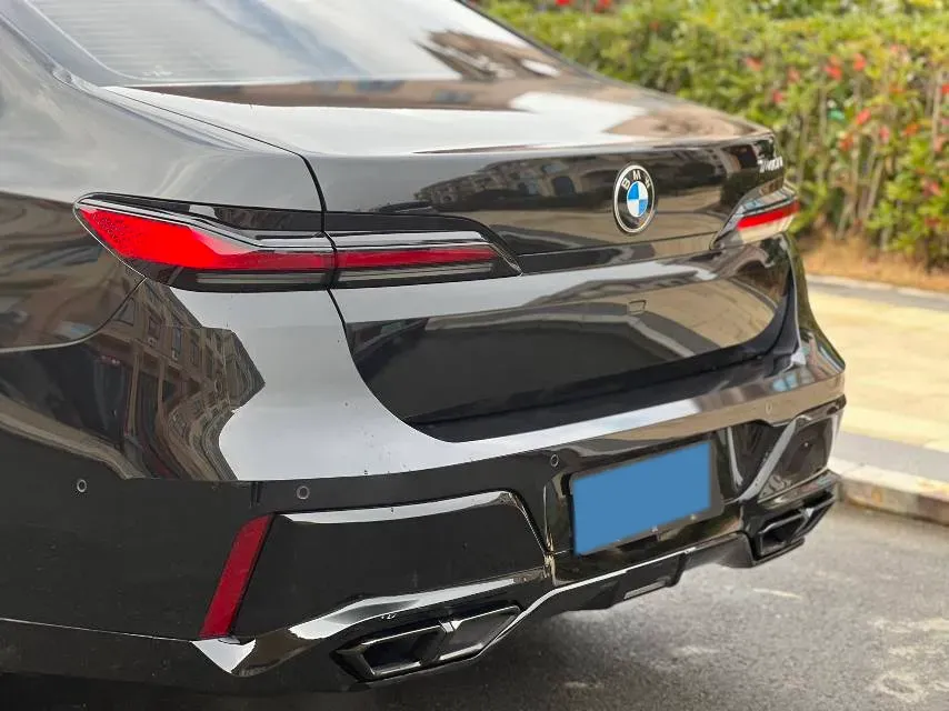 2023 BMW 3.0T 333HP L6 8AT,autocango,china used car exporter,china ev exporter,chinese used car exporter,chinese used ev exporter