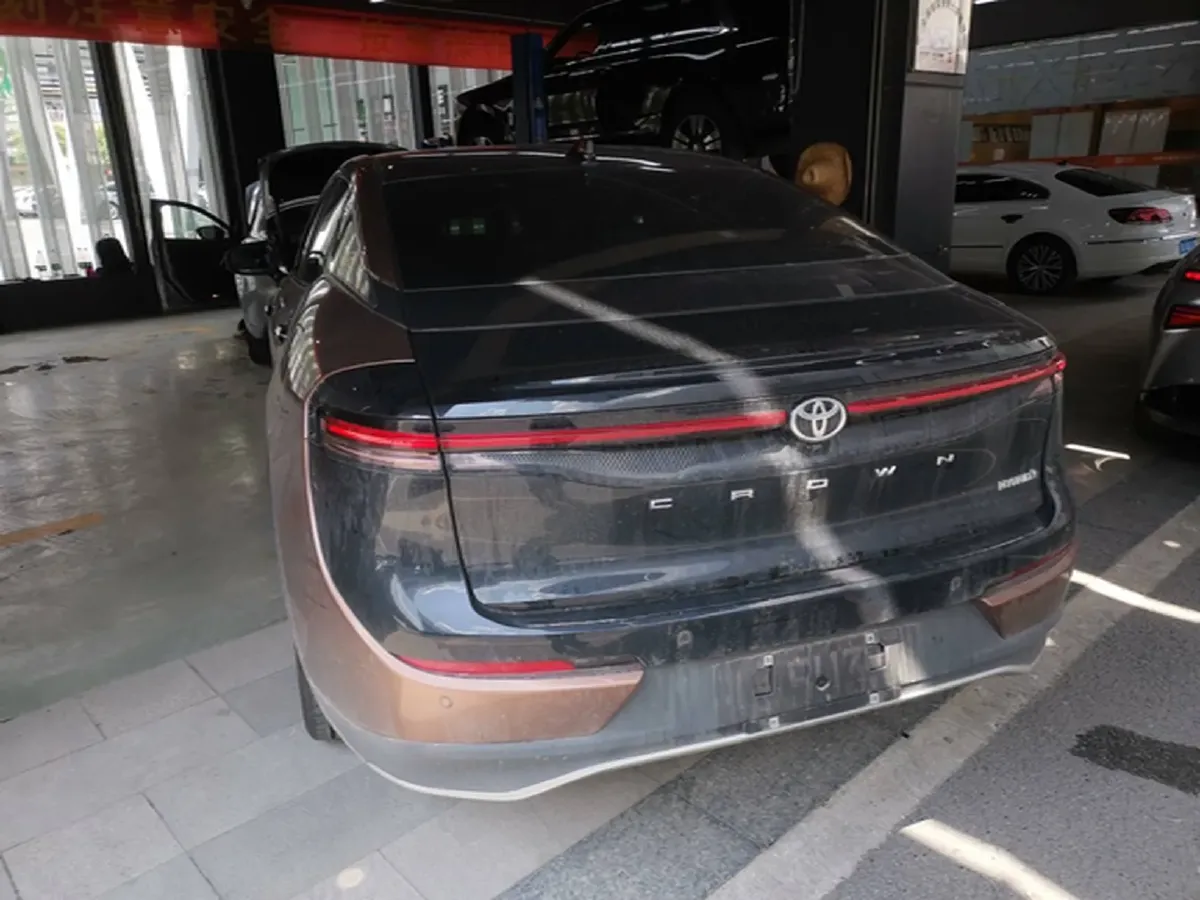 2023 Toyota CrownSportCross 2.5L 185HP L4 E-CVT Hybrid,autocango,china used car exporter,china ev exporter,chinese used car exporter,chinese used ev exporter