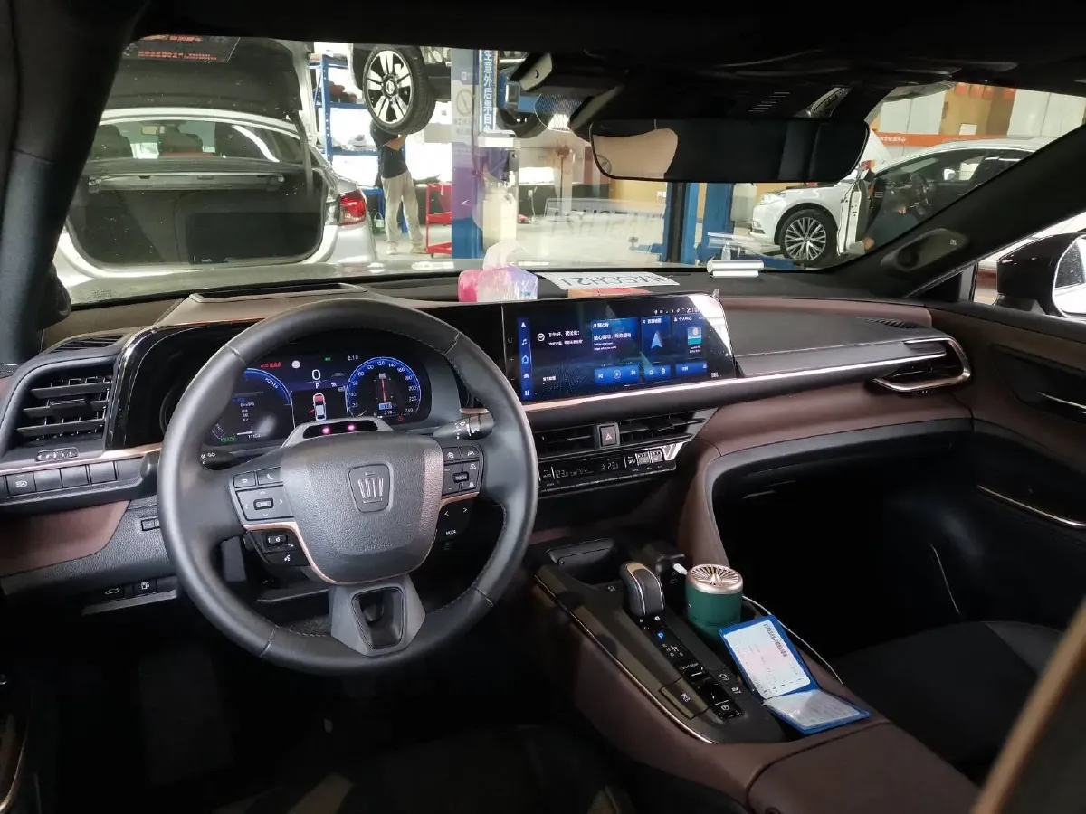 2023 Toyota CrownSportCross 2.5L 185HP L4 E-CVT Hybrid,autocango,china used car exporter,china ev exporter,chinese used car exporter,chinese used ev exporter